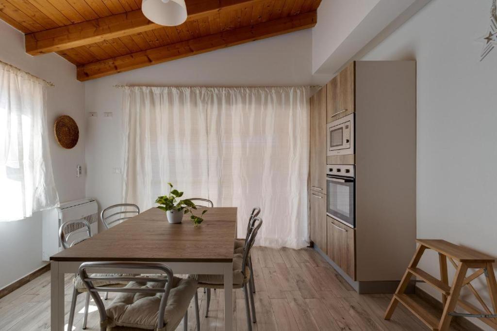 La Casa Delle Zie - Cabras Villa ภายนอก รูปภาพ